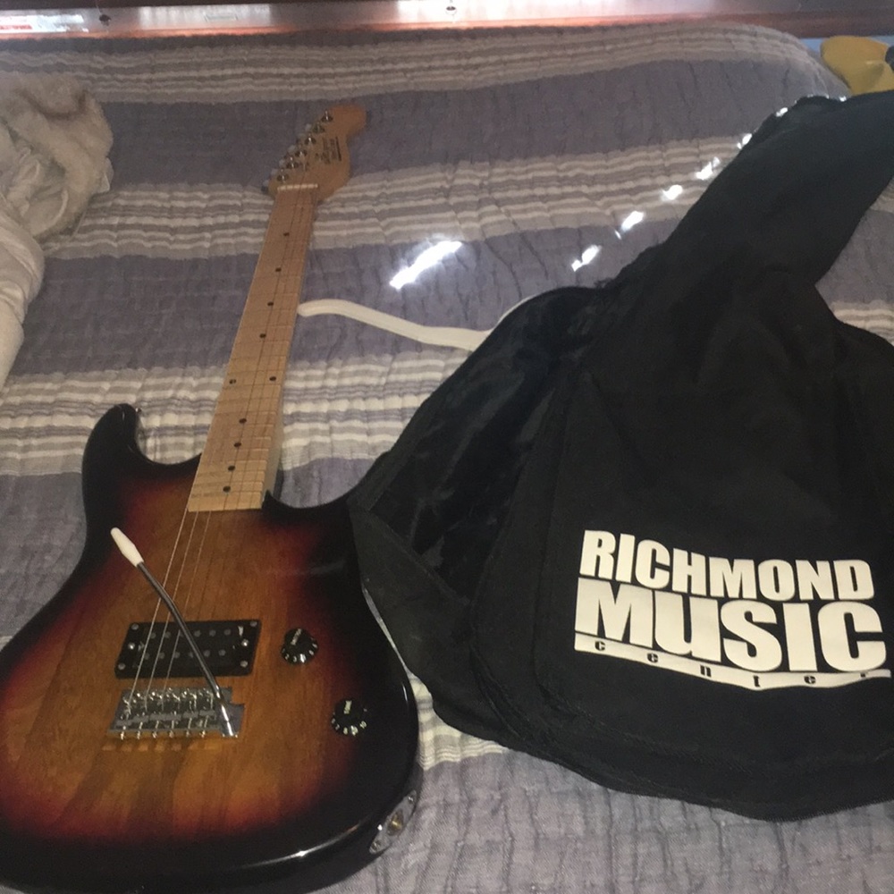 Brand new training guitar